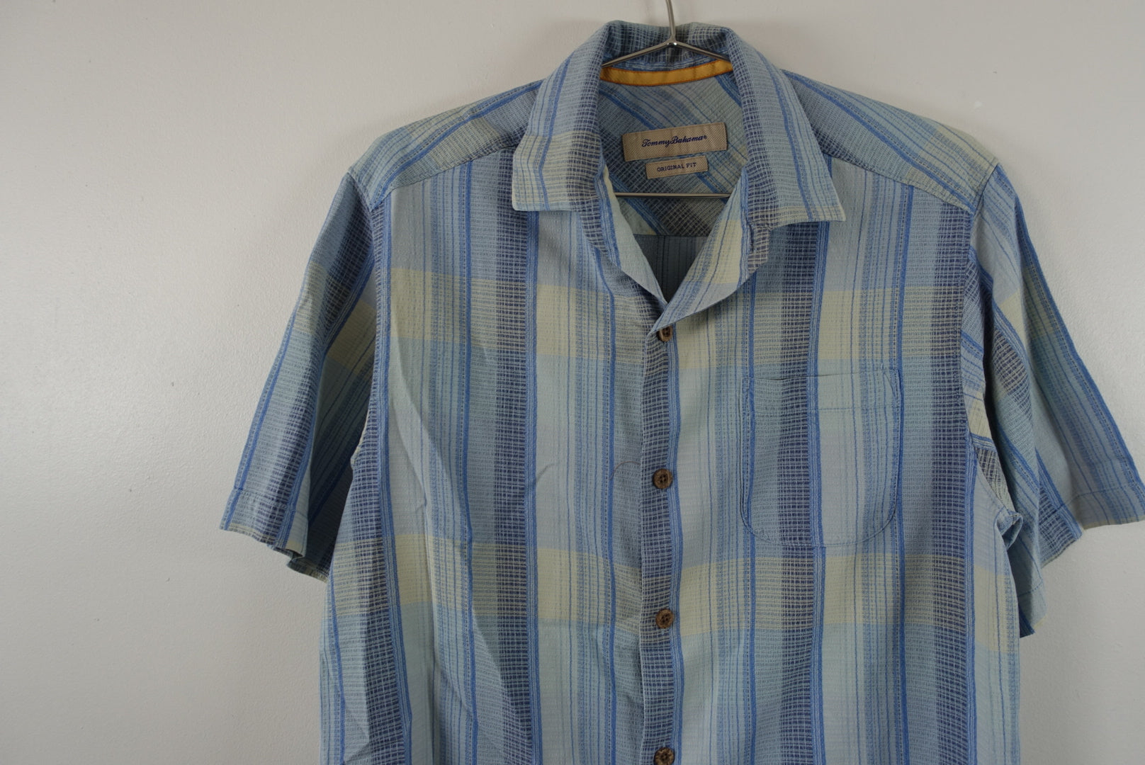 Tommy Bahama 100% silk Hawaiian shirt